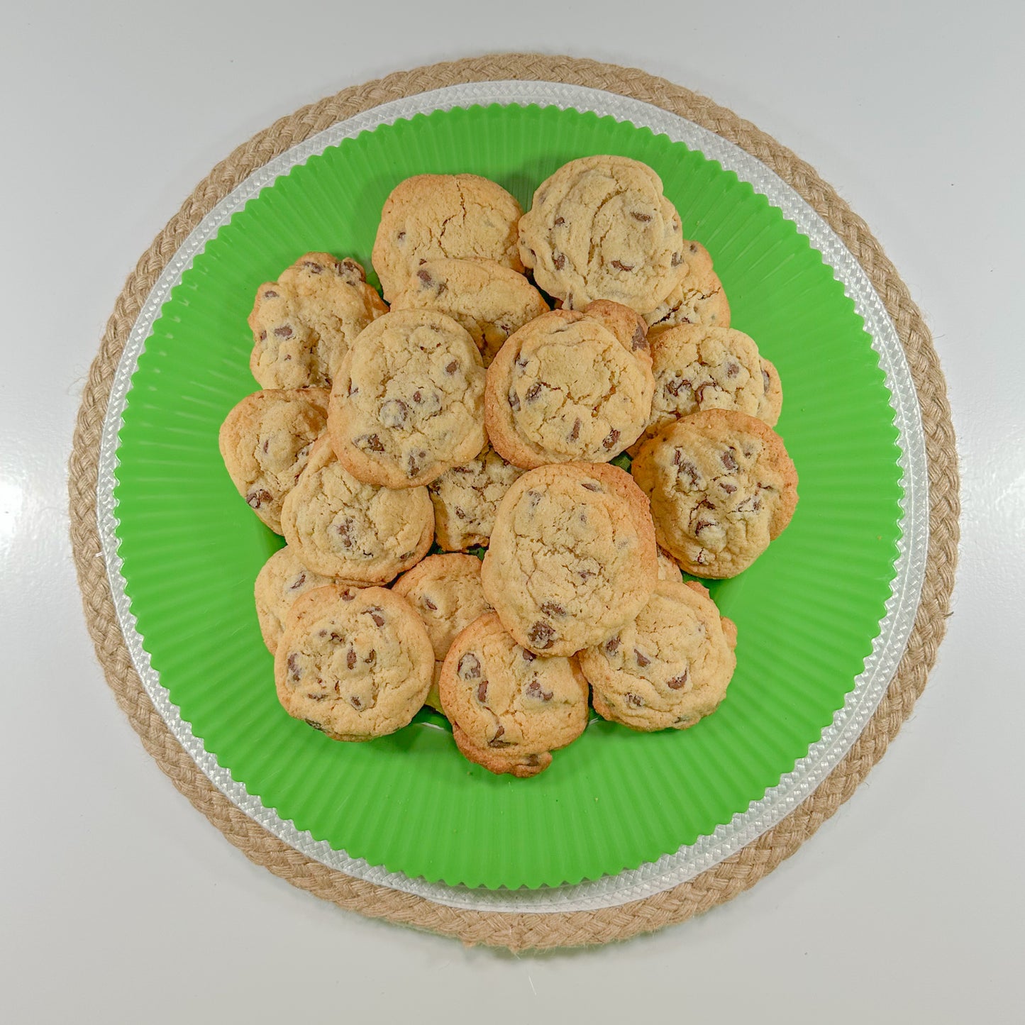Classic Chocolate Chip Cookies, 1 dozen