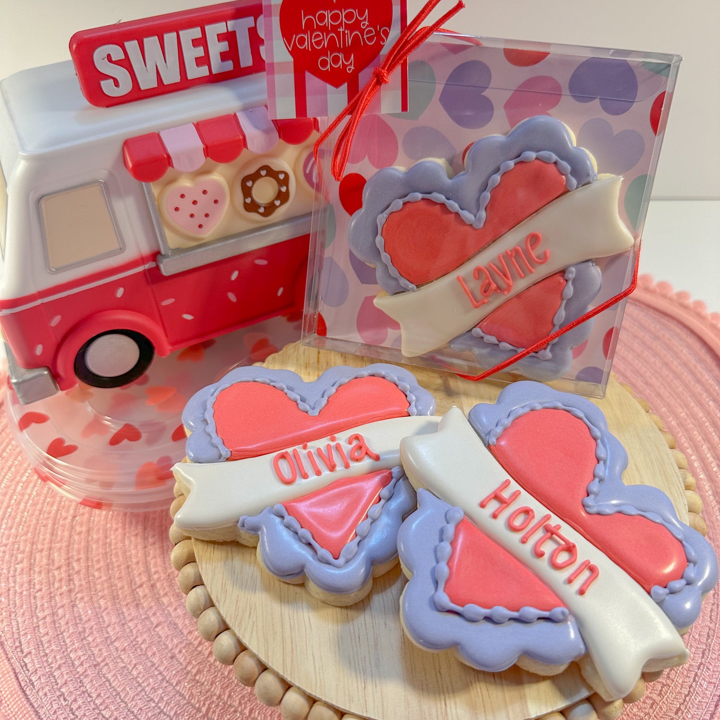 Scalloped Heart, Personalized, Individual Cookie, Large